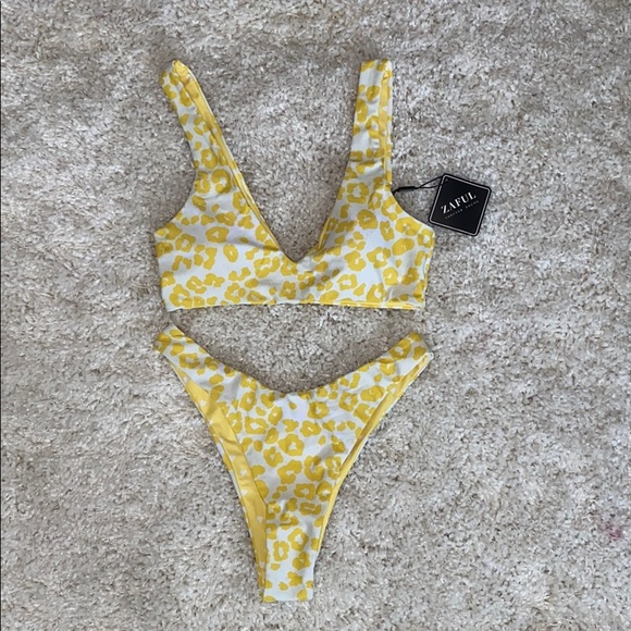 ZAFUL High Cut Leopard Heart Reversible Bikini - Picture 1 of 4